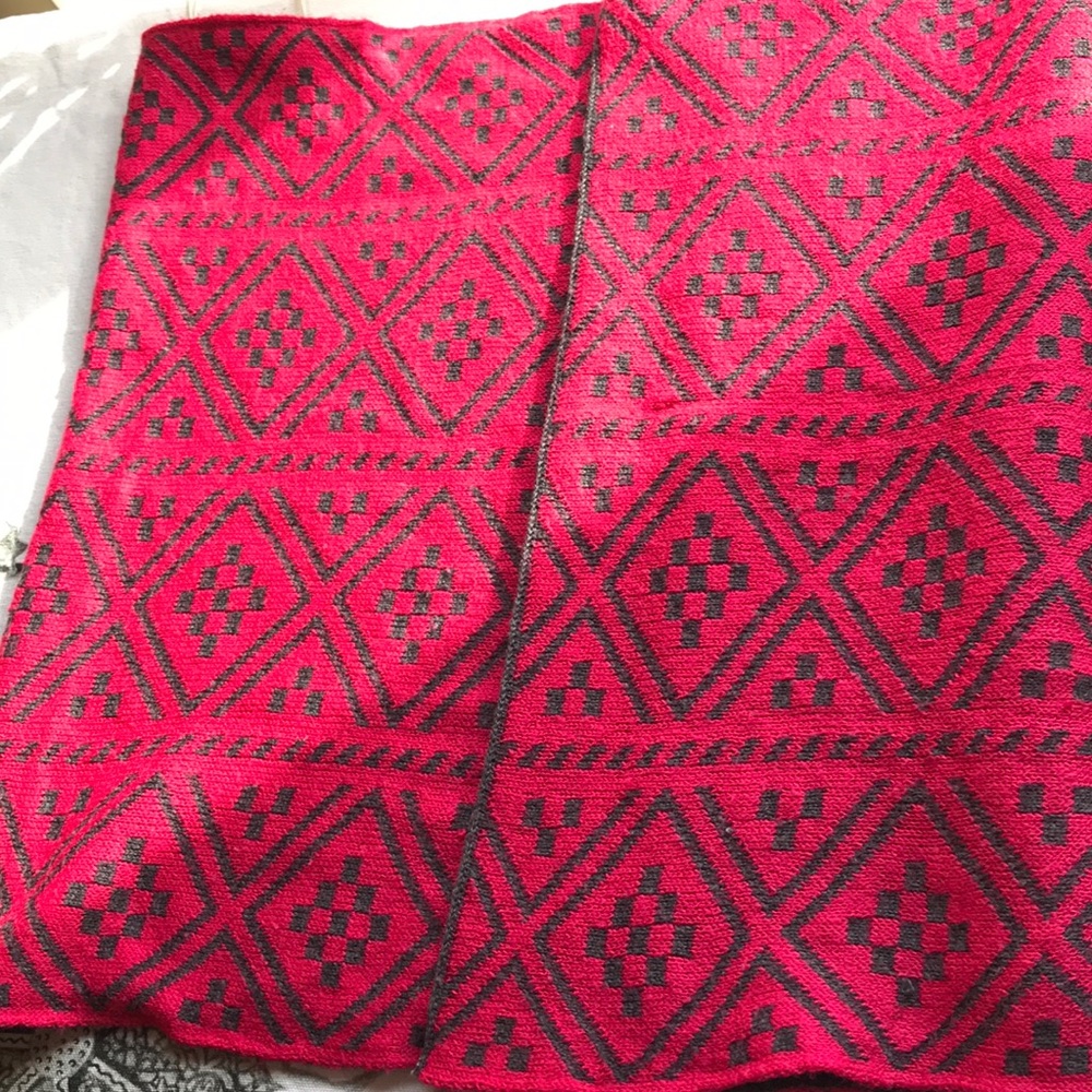 Scarf - Picture 2 of 4